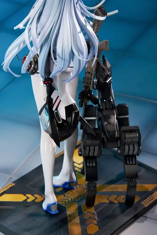 『ドールズフロントライン』より戦術人形「416」が、スキン『真夜中の福音』の姿で待望のフィギュア化。あみあみにて予約受付中。 画像 22