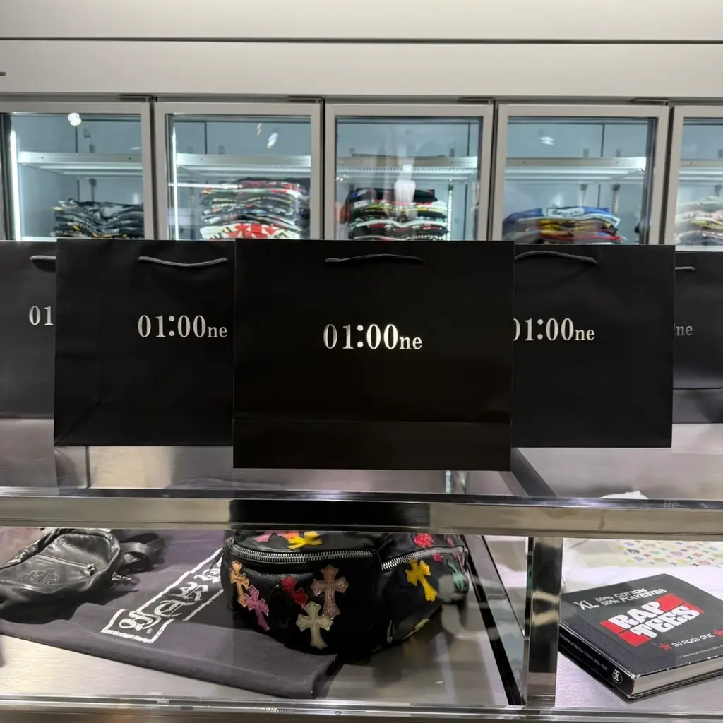 東京・原宿の「日本最大級ヴィンテージTシャツ専門店」【01:00ne（ワン）】が “正月福袋” を発売。全7価格帯×2サイズ（L / XL）で合計100点を3日間限定で販売。 画像 3