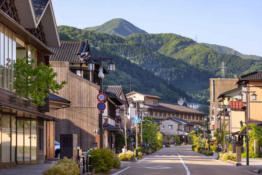 【新春☆親孝行旅のススメ】うまいもん×湯めぐり×山中塗り夫婦箸×記念写真♪ 姿ズワイガニ、ぶり、貸切風呂、ミニバー、街歩き、総湯、アイスストリート etc. 画像 14