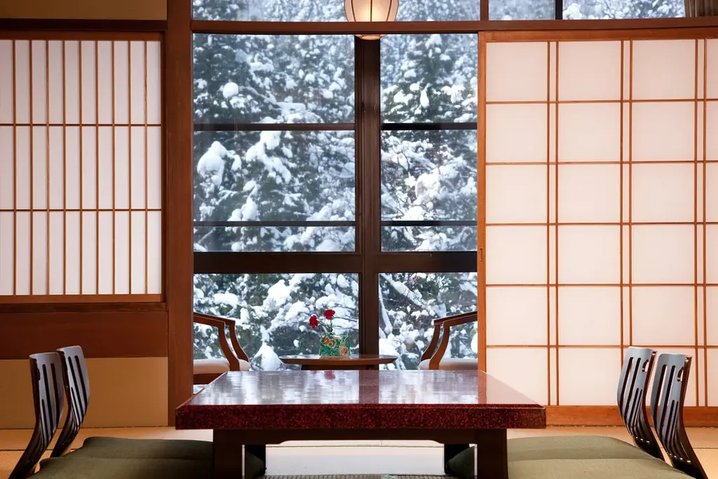 【新春☆親孝行旅のススメ】うまいもん×湯めぐり×山中塗り夫婦箸×記念写真♪ 姿ズワイガニ、ぶり、貸切風呂、ミニバー、街歩き、総湯、アイスストリート etc. 画像 17