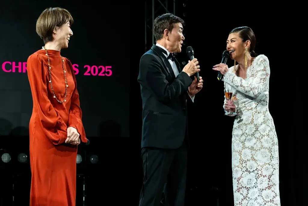 映画『お終活3 幸春！人生メモリーズ』 人々の幸せを応援するファッションチャリティイベント「IZA PINK CHRISTMAS 2025」へ賛同・寄付を実施 画像 4