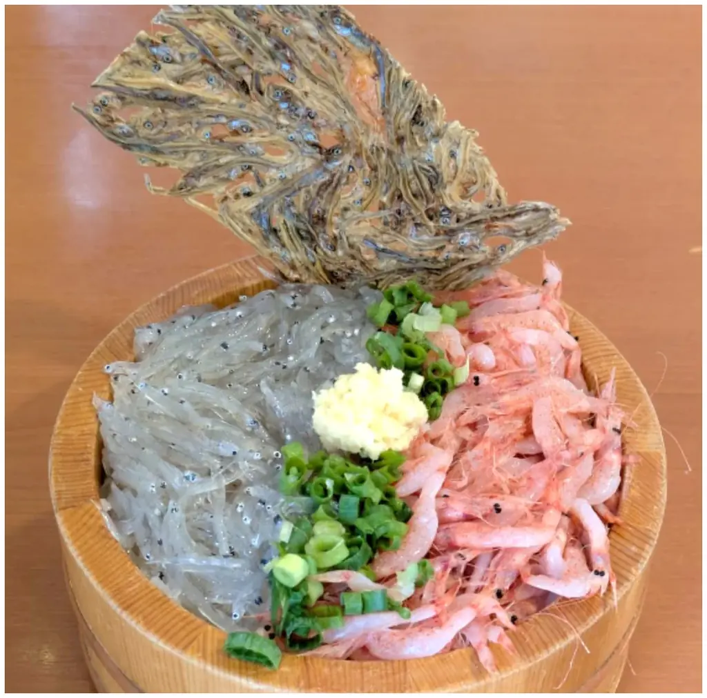 駿河湾沼津SAで年末年始限定『お祝い丼』4種登場｜ベストカレンダー