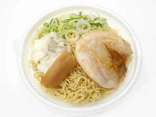 【北海道限定】飴色になるまで炒めた玉ねぎを加えたとろみとコクがあるスープ！「スパイス香る カレーラーメン」を発売 画像 6