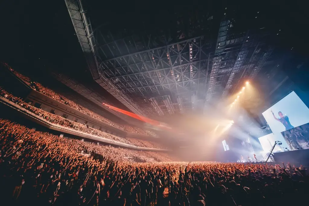 大きな注目を集めた聖飢魔II VS BABYMETAL、HR/HM界の悪魔と神による奇跡のジョイントギグ。感動のフィナーレを迎えた2日目の模様をレポート 画像 3