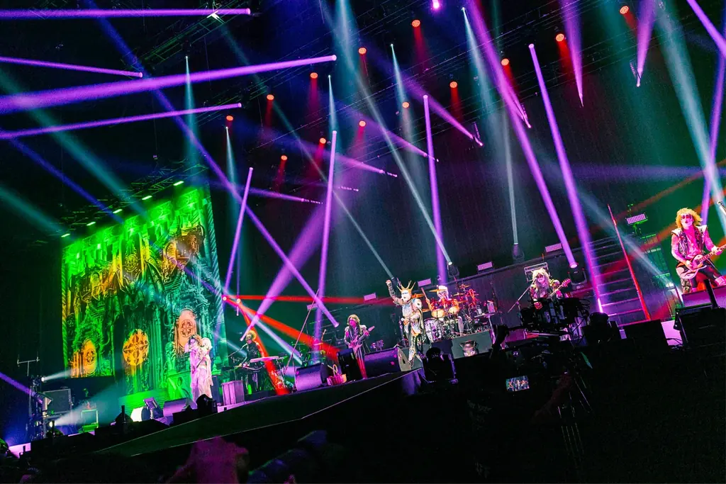 大きな注目を集めた聖飢魔II VS BABYMETAL、HR/HM界の悪魔と神による奇跡のジョイントギグ。感動のフィナーレを迎えた2日目の模様をレポート 画像 4