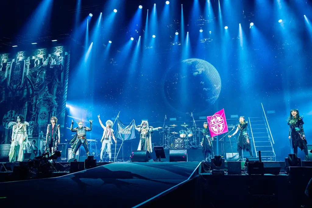 大きな注目を集めた聖飢魔II VS BABYMETAL、HR/HM界の悪魔と神による奇跡のジョイントギグ。感動のフィナーレを迎えた2日目の模様をレポート 画像 8