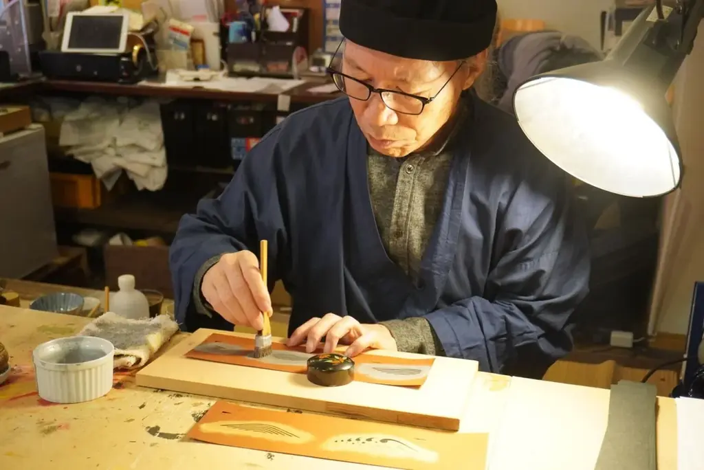 【伊勢萬】伊勢志摩唯一の酒蔵が贈る極上の雫　伝統の技と伊勢型彫絵ラベルが織りなす至高の逸品｜斗瓶取り純米大吟醸酒『おかげさま -重浪 SIKINAMI-』 画像 5