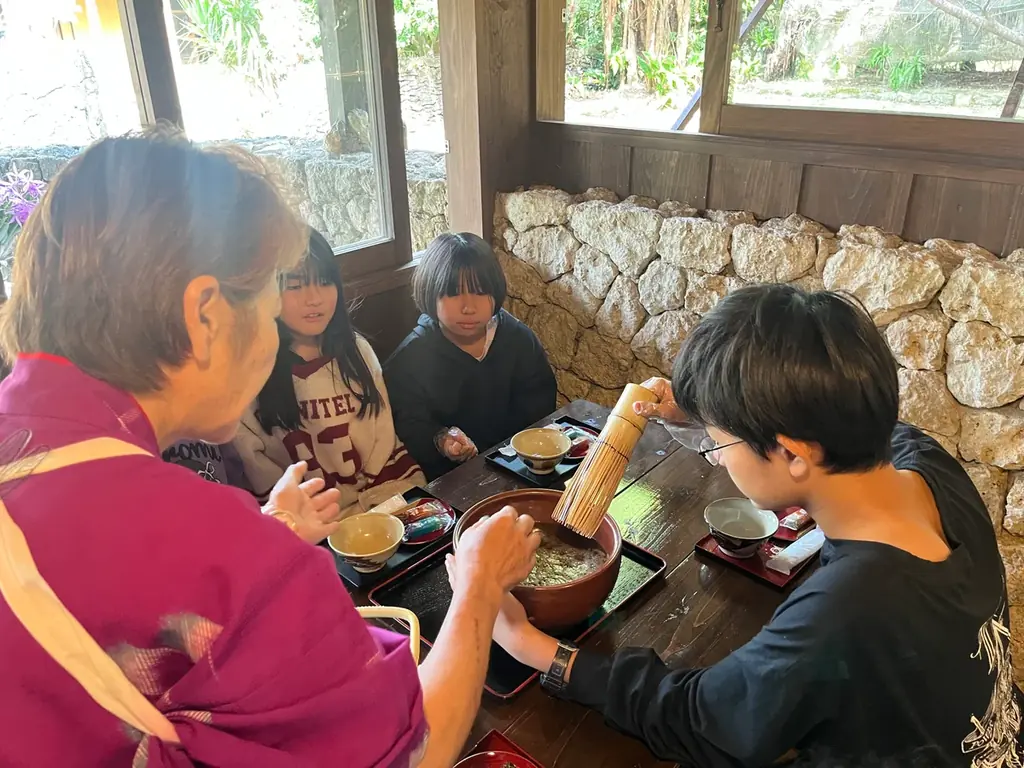 【実施報告】未来へつなぐ沖縄の技と心 ～機織とブクブクー茶で 学ぶ、つくる、感じる 文化学習～ 画像 3