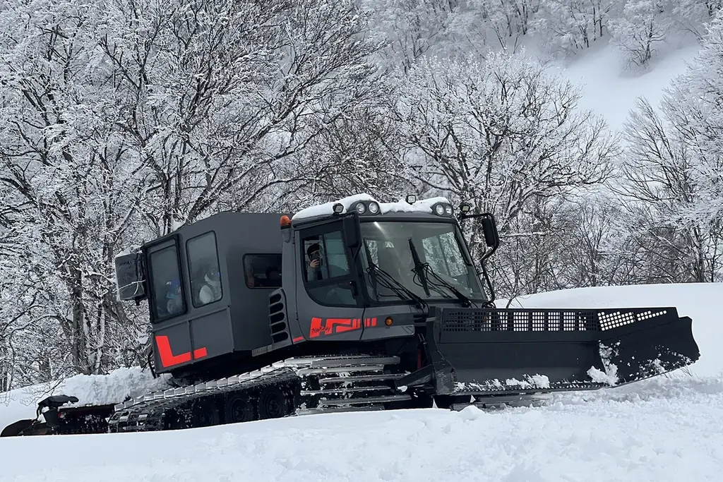 「舞子スノーリゾート」今シーズン初導入！ゲレンデに“走るキッチン”と“朝一番の独占滑走”で新たな雪山体験 画像 4