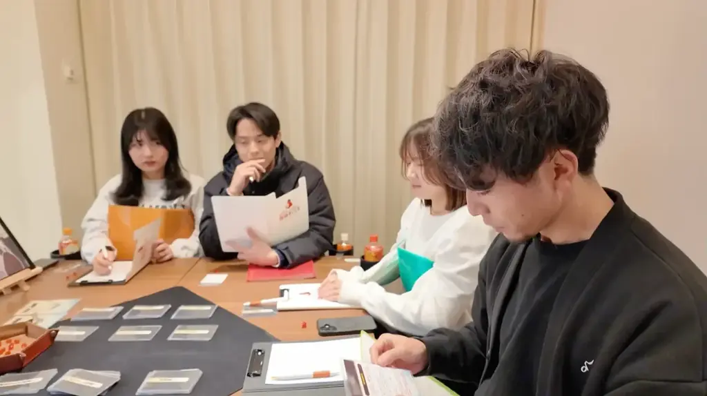 大人気マーダーミステリー『エンドロールは流れない』のコラボカフェが、限定の読み合わせ台本をひっさげて開店！ 画像 3