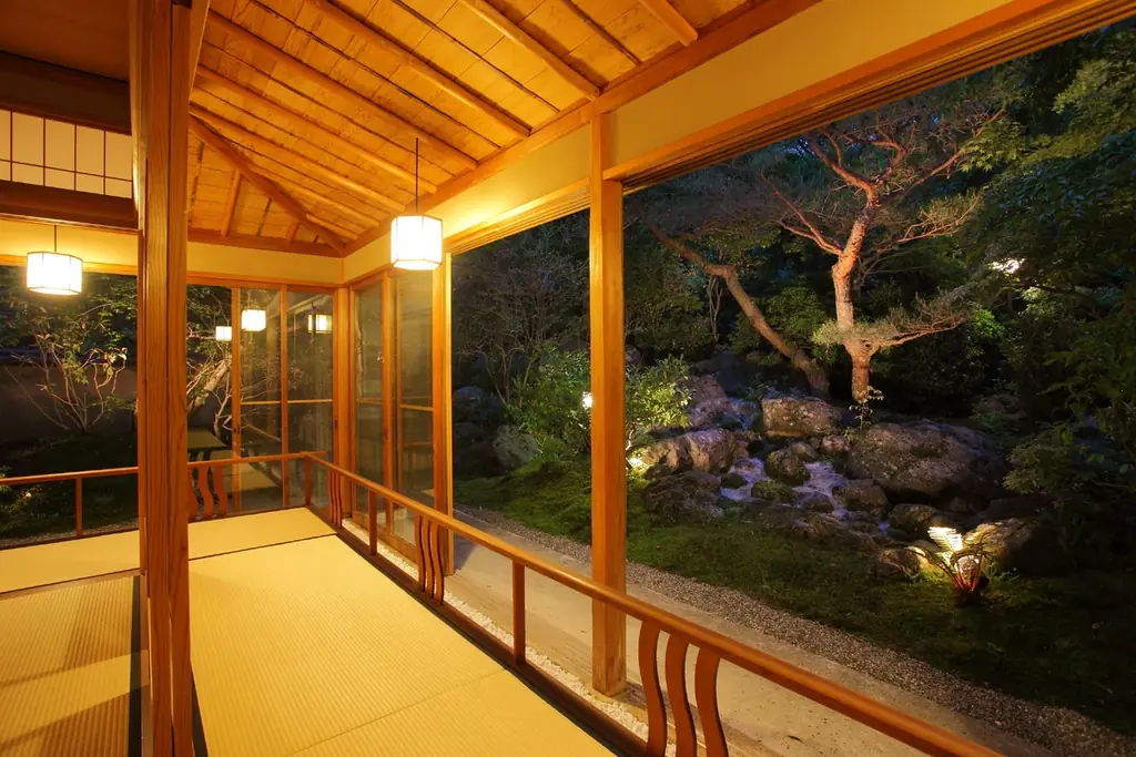 ミシュランが認めた極上の非日常へ。２月限定「雲仙灯りの花ぼうろ」と冬の贅「九絵・ふぐ・長崎牛」に酔いしれて。 画像 12