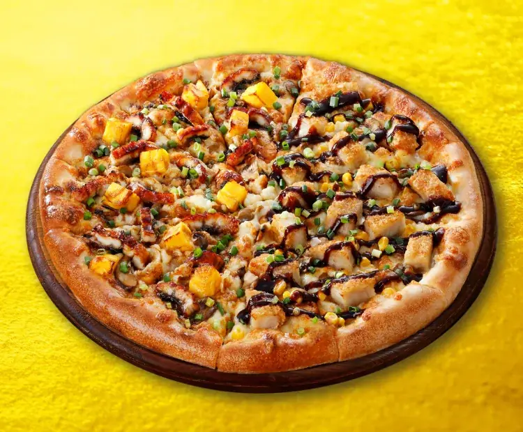 うなぎと味噌カツ!? 尾張の味わいと歴史の物語を楽しめるピザが1月8日(木)より登場 画像 4