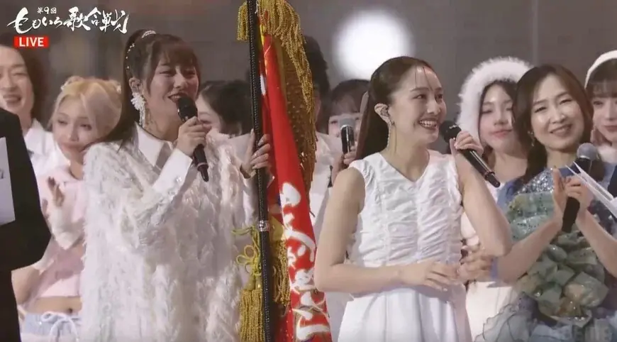 7年連続大晦日トレンド1位獲得！ももクロと豪華出場者による大晦日の歌の祭典 ライブレポート｜歌あり笑いあり涙ありで大団円！白組勝利でフィナーレの『第9回 ももいろ歌合戦』 画像 2