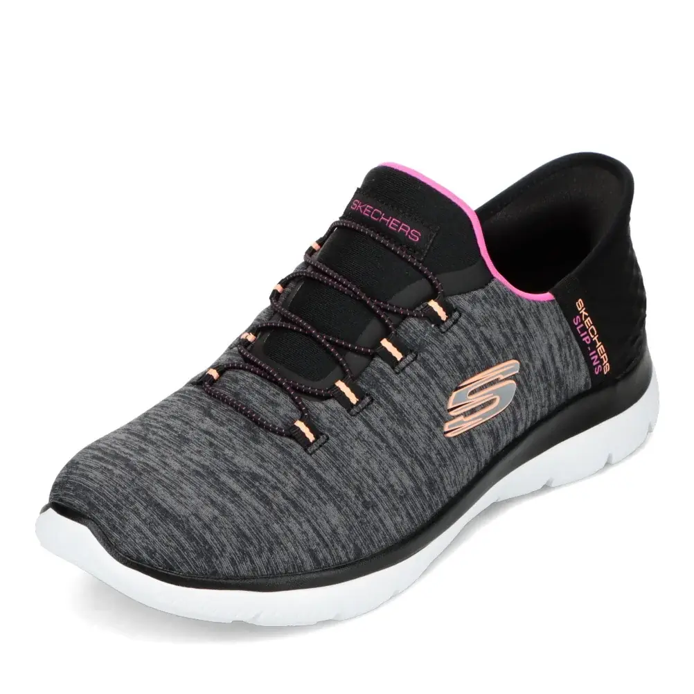 チヨダの初売りは人気ブランドスニーカーが30%OFF！イメージキャラクター・高橋みなみさん＆ハナコさん出演の新春初売りセールTVCMを全国で放映。 画像 11