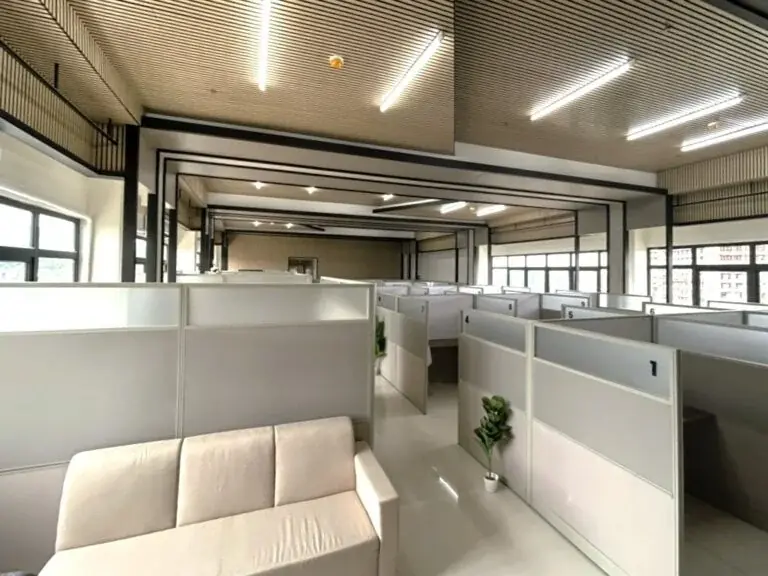 【でっぱりん】英語が話せない語学学校の校長先生に就任！ 画像 2