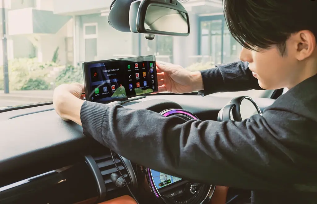 新年のドライブが“家族の特等席”に変わる！画面のない車にも後付けできる、前席も後席もエンタメ化するポータブルディスプレイ「GetPairr Vista 1.0」2026年初売りキャンペーン開始 画像 7