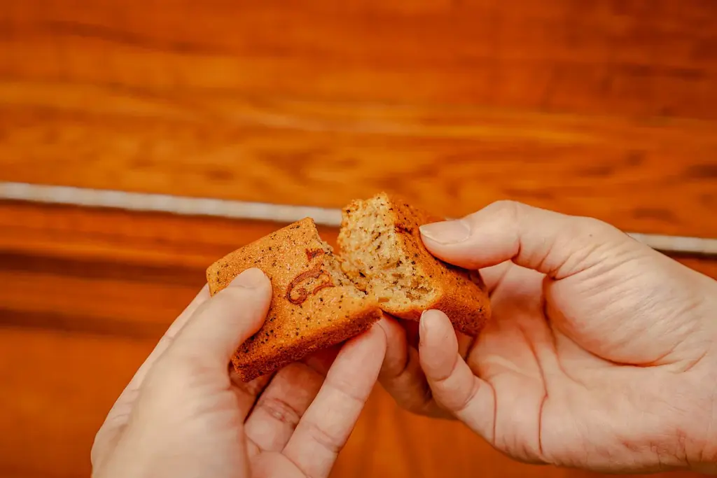 蔵前の焼きたてカヌレ専門店「KURAMAE CANNELÉ」、蔵前本店・エキュート上野店で紅茶の香り豊かな「紅茶フィナンシェ」期間限定登場 画像 2