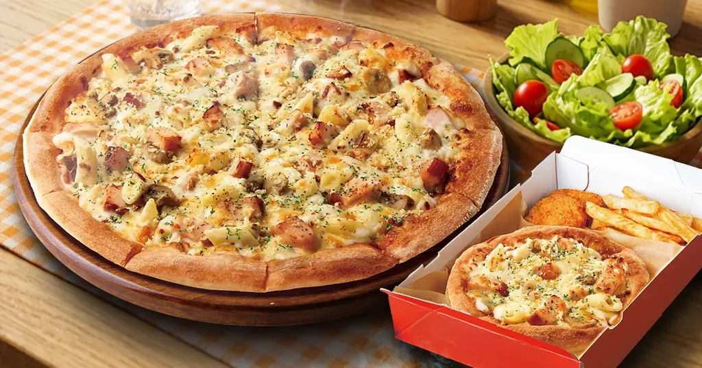 【ピザ×グラタン＝最強】ピザハットから、とろっとアツアツ「グラタンピザ」登場！全8種ピザを2026年1月5日（月）〜期間限定発売！ 画像 10