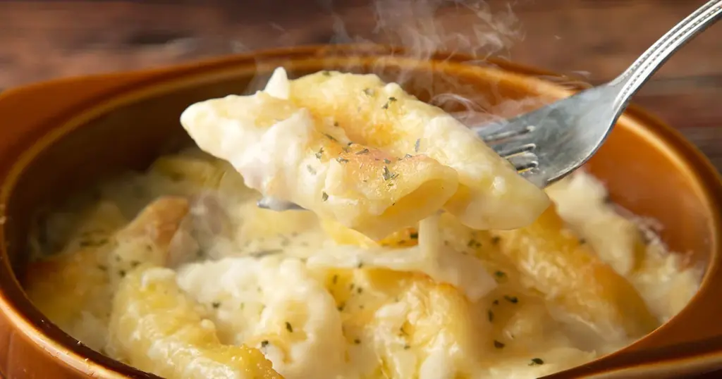 【ピザ×グラタン＝最強】ピザハットから、とろっとアツアツ「グラタンピザ」登場！全8種ピザを2026年1月5日（月）〜期間限定発売！ 画像 3