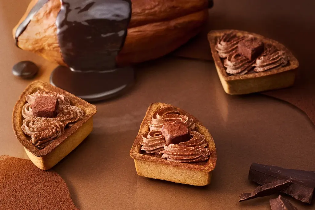 【新商品】チョコッと贅沢なバレンタイン♪ムース、ホイップ、生ショコラ …3つ重なるショコラの幸せ「焼きたてタルト 贅沢生ショコラチーズ」 画像 3