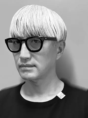 ECショップ「サッポロ生ビール黒ラベル THE SHOP」にて、Maison MIHARA YASUHIROを手がける三原康裕氏が制作するコラボレーションスニーカーを1月5日(月)から予約受注開始！ 画像 4