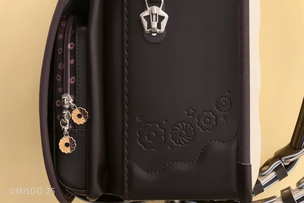 オールドファッションとダブルチョコレートがランドセルに！「ミスタードーナツ×フィットちゃん コラボランドセル」男の子でも、女の子でも、背負いやすいクラシックシリーズが新登場 画像 11