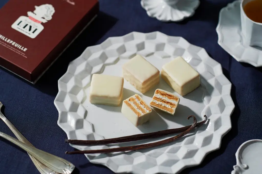 【期間限定】しっとり生地にバニラを満たした“バニラの泉”。【VANI（バニ）】より華やかなバニラ香る「バニラフォンテーヌ」を発売！ 画像 5