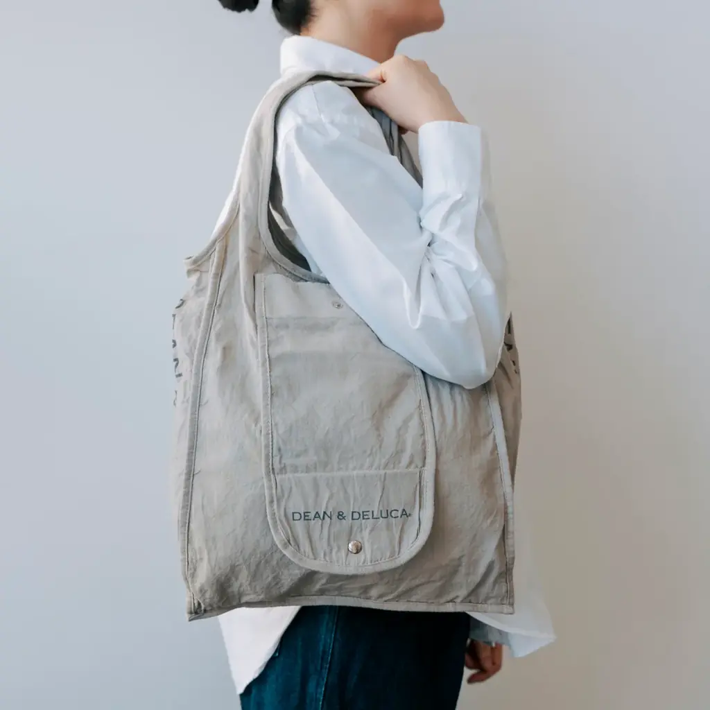 DEAN & DELUCAがBetulaN（ベチュラン）とつくる 葡萄の果皮から生まれた天然染めのショッピングバッグ 画像 4