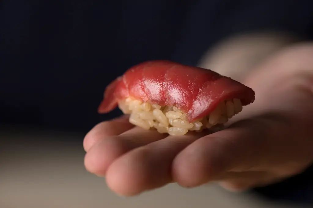 【シェラトン都ホテル東京】匠の技が息づく「鮨 白金 さえ㐂」の特製恵方巻【限定30本】予約受付開始 画像 4