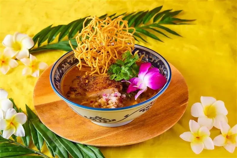 コナズ珈琲ならではの “ハワイアンエスニックシリーズ”から冬限定メニューココナッツミルクと複数のスパイスが香り高い「ココナッツカレーフォー」を2026年1月28日（水）から全国のコナズ珈琲にて新発売！ 画像 2