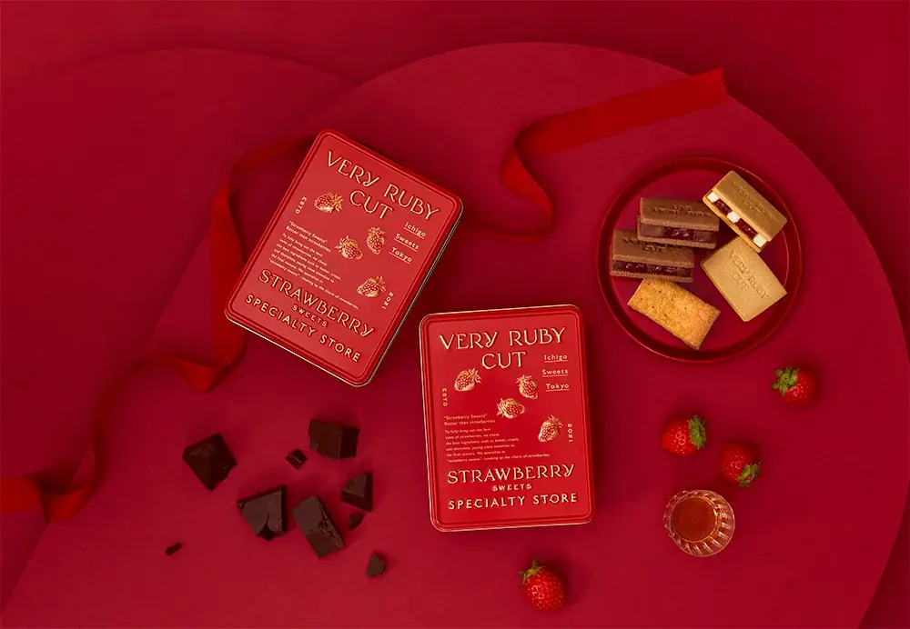 【バレンタインシーズン限定】開ける前から喜ばれる。ときめきが詰まった真っ赤な苺アソート缶が新登場。いちごスイーツ専門店「VERY RUBY CUT」 画像 1