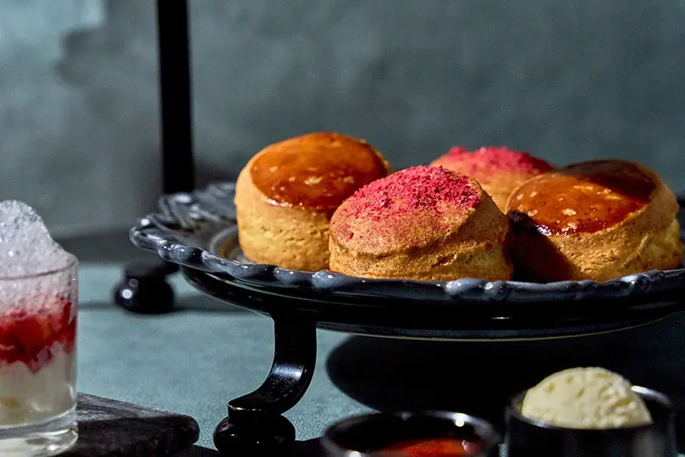 【SHIBUYA STREAM HOTEL】甘酸っぱいフレッシュ苺の食べ比べや多彩なスイーツを贅沢に堪能！春の訪れを告げる苺のアフタヌーンティー　2月1日（日）より開催！ 画像 5