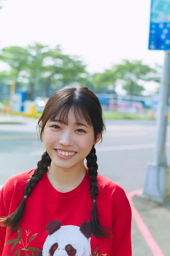 僕が見たかった青空・金澤亜美が“初めて”づくしのファースト写真集で、“初めて”の純白ビキニカットを解禁！ 本日発売の「FLASH」に大ボリュームで掲載も!! 画像 3