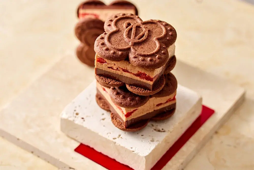 【名古屋タカシマヤ】完売必至のいちごスイーツ専門店「VERY RUBY CUT」。ドバイスタイルの最新作や当店限定アソート缶を連れて〈アムール・デュ・ショコラ〉に登場！ 画像 12