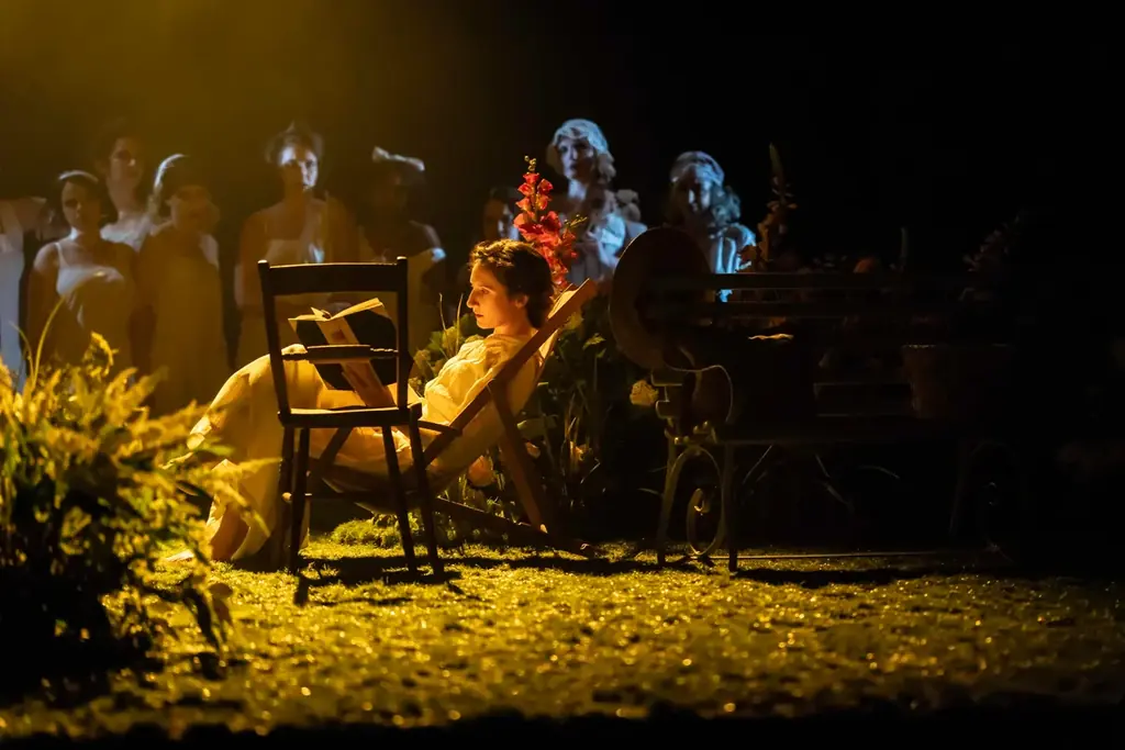 1/23(金)〜TOHOシネマズ日比谷ほかで公開になるナショナル・シアター・ライブ『ウォレン夫人の職業』の予告編が完成しました 画像 4