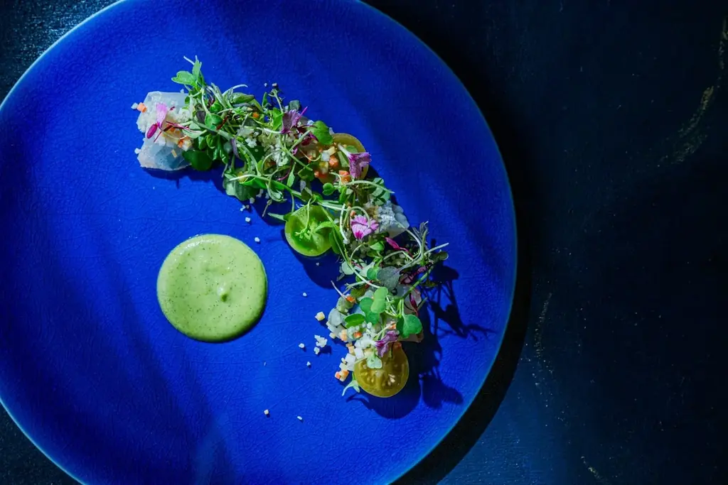 海と時が紡ぐフレンチ — 「大阪赤レンガ シーフードフレンチ LA VIE1923」記念日を祝う特別な夜を演出する新スポットが大阪・赤レンガ倉庫にリブランドオープン 画像 3