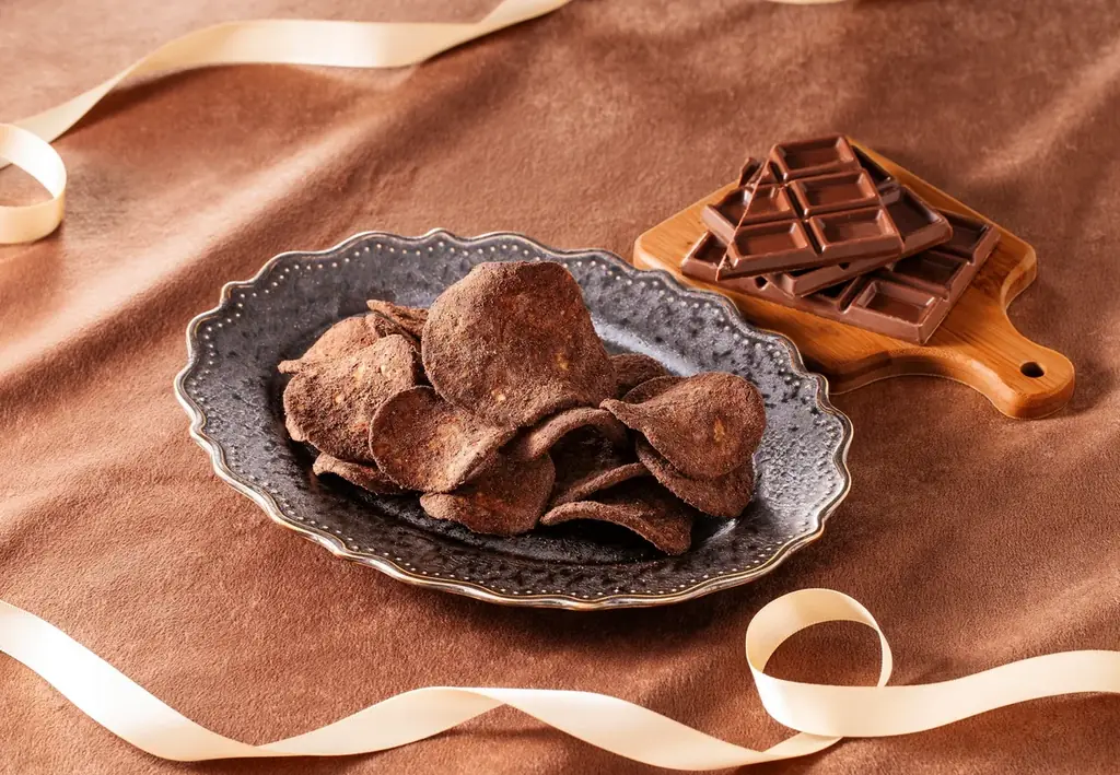 【阪急うめだ本店限定】ベルギー産チョコレート使用！「厚切りおさつどきっ プレミアムショコラ味」が今年も登場！2026年1月14日より期間限定販売！ 画像 1