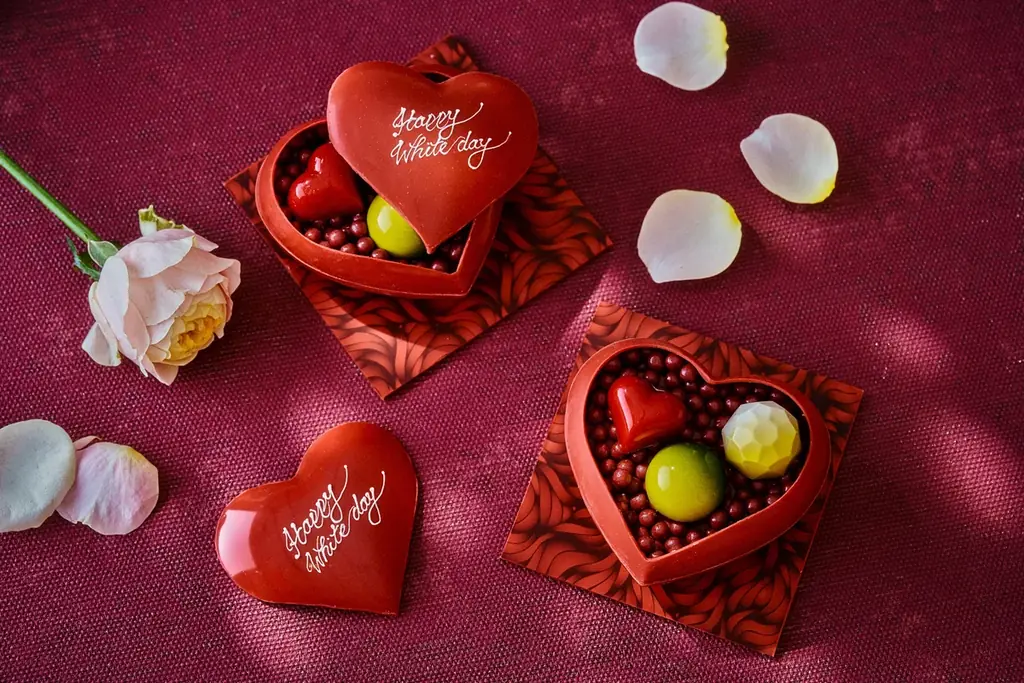 オリジナルメッセージが入れられるボトル型のチョコレートにシャンパンボトルが新登場！「ホワイトデー コレクション」 画像 3