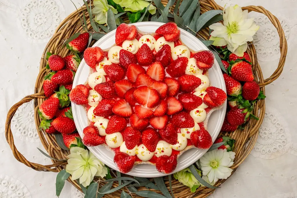 金平糖型いちごフレジエ