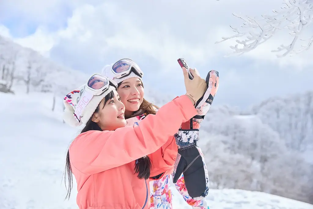 暖冬・少雪でも【スキー場集客が過去最多】！開業５６年目に１２月末までの来場者数「３万１３２８人」を記録！「人工造雪機の雪造り」で秋からゲレンデオープン！関西最大級のスキー場「グランスノー奥伊吹」 画像 3