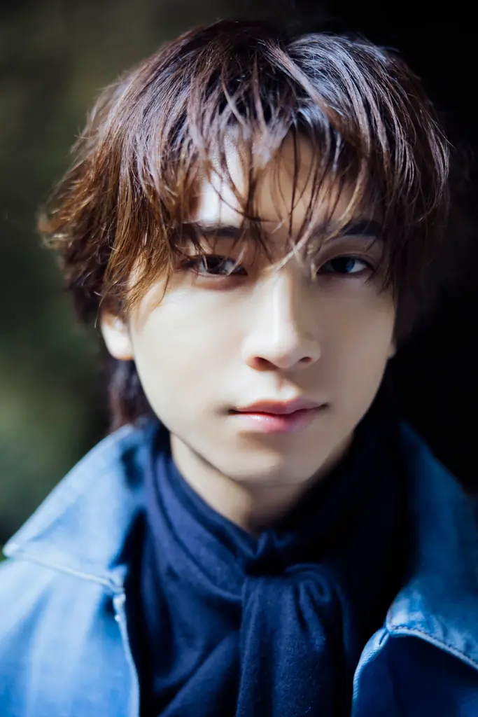 モードから等身大で楽しむ素顔まで――「憧れの聖地」で撮りおろし！庄司浩平、さまざまな表情を詰め込んだ4月始まりカレンダー発売決定！ 画像 4