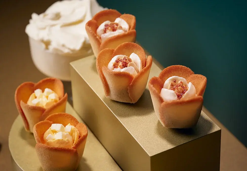 【名古屋】「TOKYOチューリップローズ」が日本最大級のバレンタインの祭典〈アムール・デュ・ショコラ〉へ帰ってくる！注目は、極上のアイスクリームのような口どけを楽しむ“黒バラのチーズケーキ” 画像 19