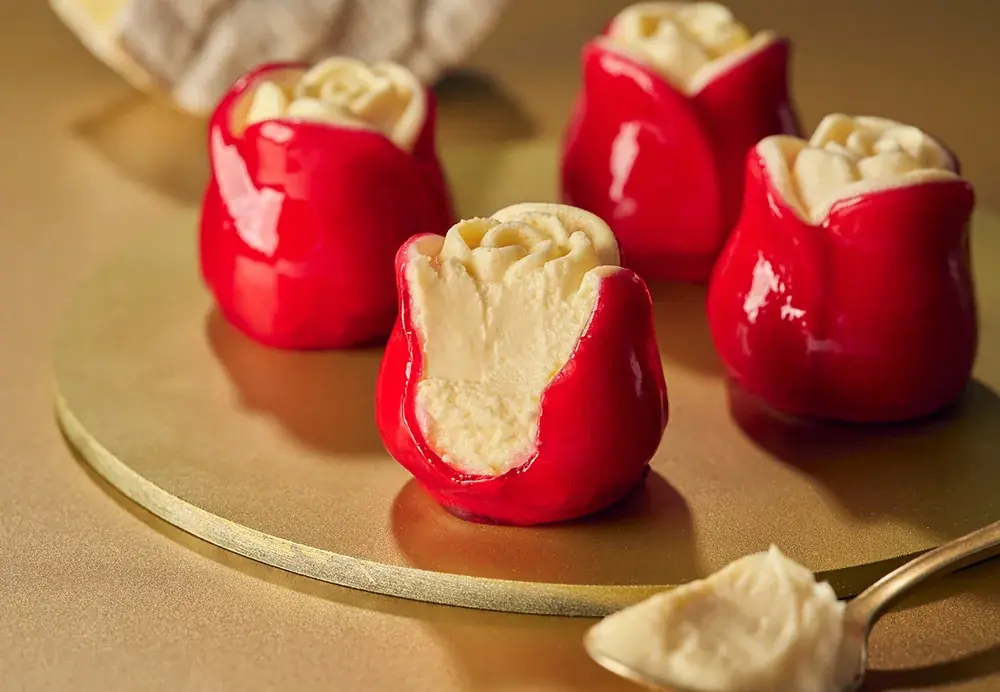 【名古屋】「TOKYOチューリップローズ」が日本最大級のバレンタインの祭典〈アムール・デュ・ショコラ〉へ帰ってくる！注目は、極上のアイスクリームのような口どけを楽しむ“黒バラのチーズケーキ” 画像 5