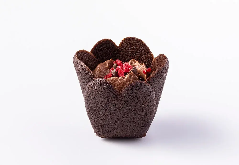 【名古屋】「TOKYOチューリップローズ」が日本最大級のバレンタインの祭典〈アムール・デュ・ショコラ〉へ帰ってくる！注目は、極上のアイスクリームのような口どけを楽しむ“黒バラのチーズケーキ” 画像 9