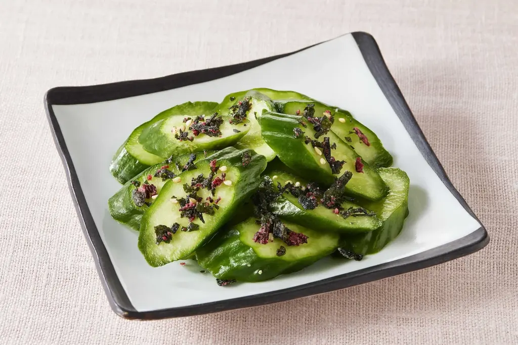 人気のふりかけシリーズから定番の味「ふりかけるザクザクわかめ® 梅じそ」新発売 画像 2