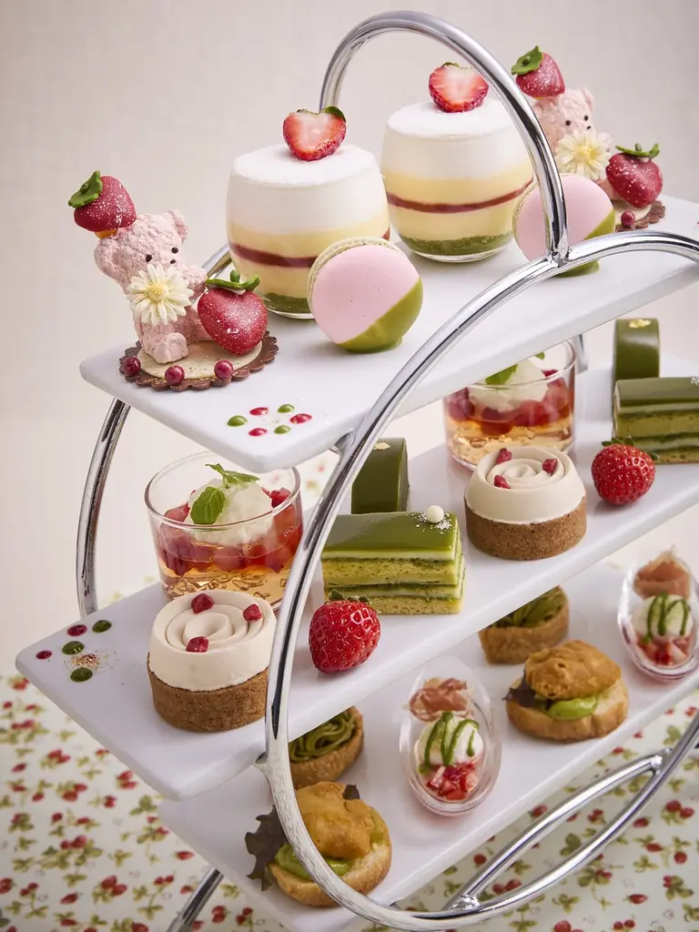 【ロイヤルパークホテル】真紅のいちごと香る抹茶を楽しむ「いちごと抹茶のアフタヌーンティー」が2/15～登場。 画像 2