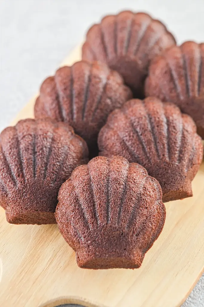 【Buttery】2種のクッキーを食べ比べ！バレンタイン限定「プレーン＆アマンドショコラ」クッキー缶を1月15日より期間限定販売 画像 3