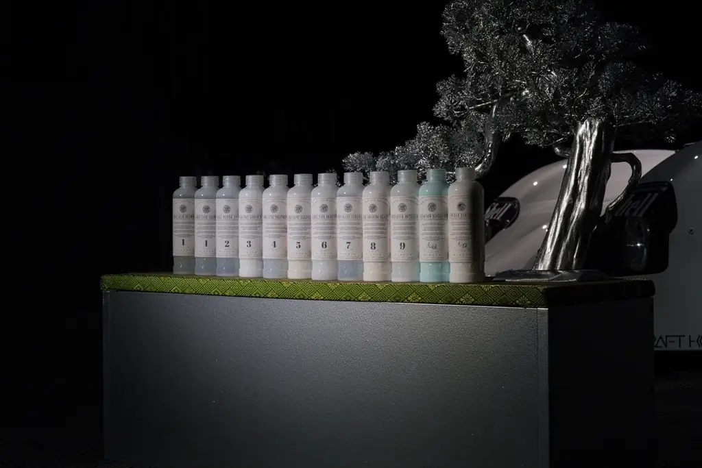 【東京オートサロン2026】KAMIKAZE COLLECTION、世界に2台の伝説的シャーシを持つ「ポルシェ962C」を展示。Madlaneとのコラボレーションで魅せる、究極のディテイリング。 画像 11