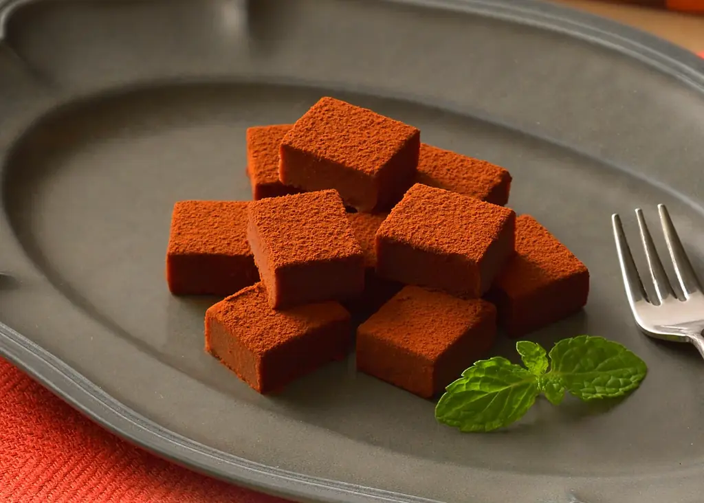 【銀座コージーコーナー】濃厚でなめらかな口どけを追求した生チョコレート「銀座のレンガ」が今年も冬季限定で登場 画像 1