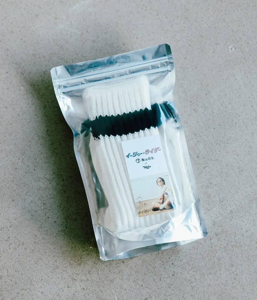 【奥田民生×タビオ コラボ】伝説の名曲「イージュー★ライダー」MV着用ソックスを30年の時を経て復刻。全国ツアー会場と靴下屋、Tabio MENの限定店で販売 画像 2